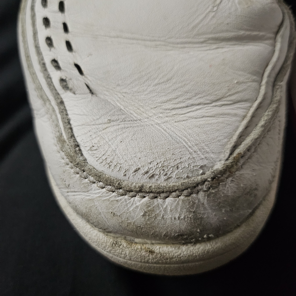 Reebok The Pump Sneakers with Red Accents - Picture 5 of 8